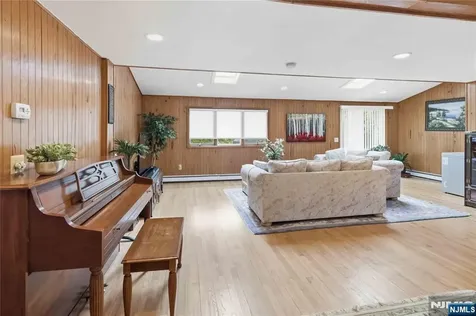 7 Keith Place Glen Rock NJ 07452