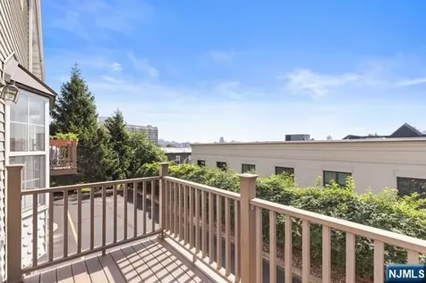 119 Panorama Drive Edgewater NJ 07020