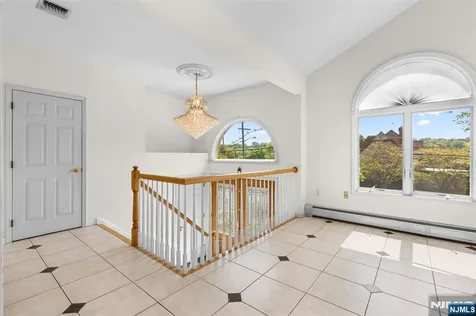 499 Morse Avenue Ridgefield NJ 07657
