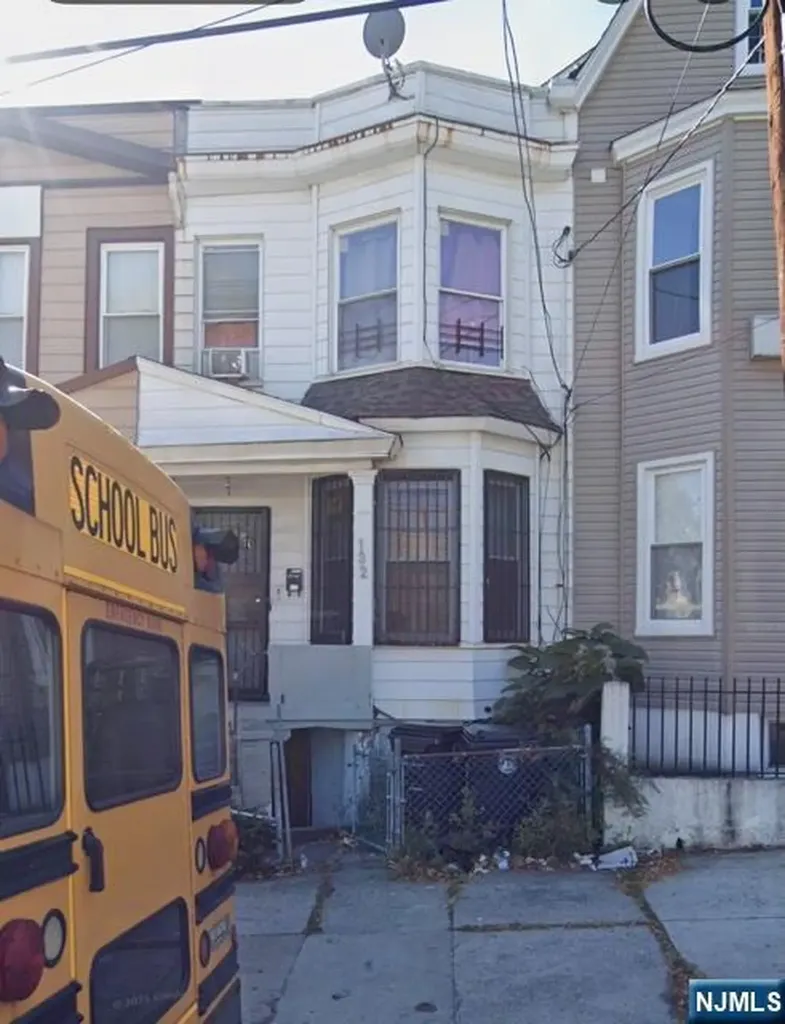 132 Chester Avenue Newark NJ 07104