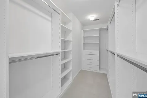 17 Crooked Hill Oakland NJ 07436