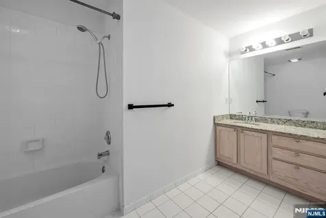 17 Crooked Hill Oakland NJ 07436