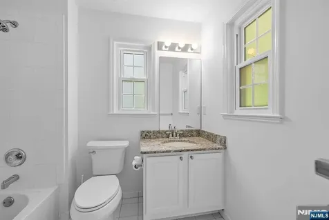 17 Crooked Hill Oakland NJ 07436
