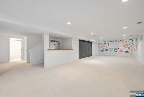 17 Crooked Hill Oakland NJ 07436