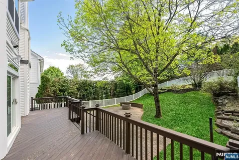 17 Crooked Hill Oakland NJ 07436