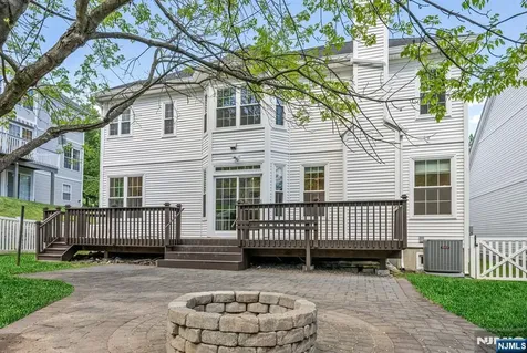 17 Crooked Hill Oakland NJ 07436