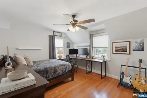 2 Lloyd Place Belleville NJ 07109