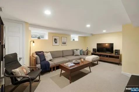 2 Lloyd Place Belleville NJ 07109