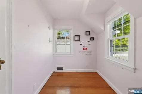 2 Lloyd Place Belleville NJ 07109