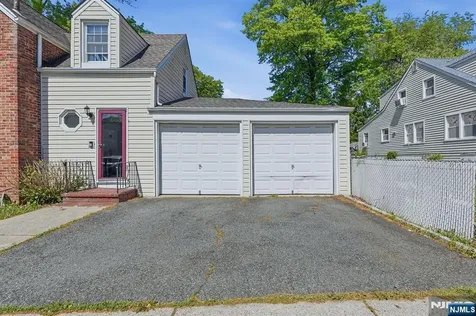 2 Lloyd Place Belleville NJ 07109