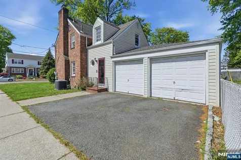 2 Lloyd Place Belleville NJ 07109