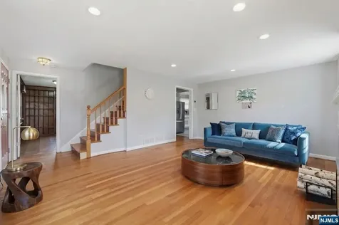 2 Lloyd Place Belleville NJ 07109