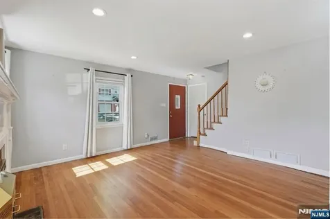 2 Lloyd Place Belleville NJ 07109