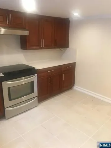 67 Chamberlain Avenue Elmwood Park NJ 07407