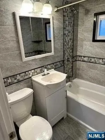 67 Chamberlain Avenue Elmwood Park NJ 07407