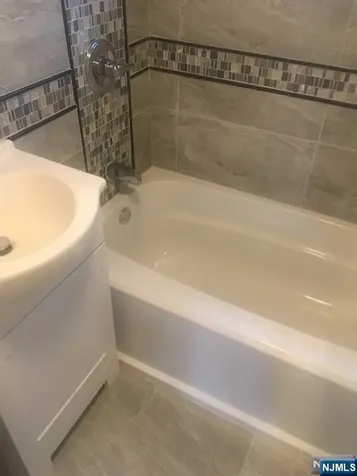 67 Chamberlain Avenue Elmwood Park NJ 07407