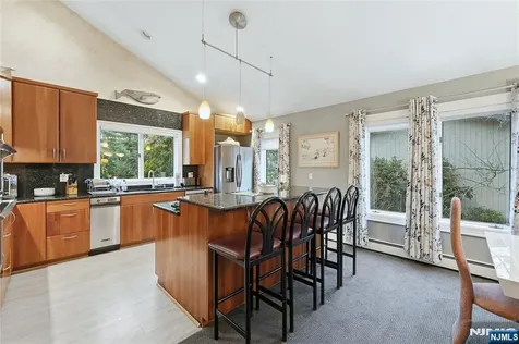 4 Lesa Lane Hillsdale NJ 07642