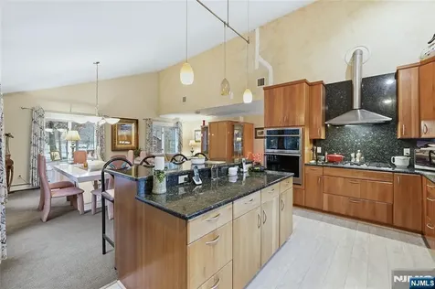 4 Lesa Lane Hillsdale NJ 07642