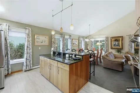4 Lesa Lane Hillsdale NJ 07642