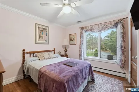 4 Lesa Lane Hillsdale NJ 07642