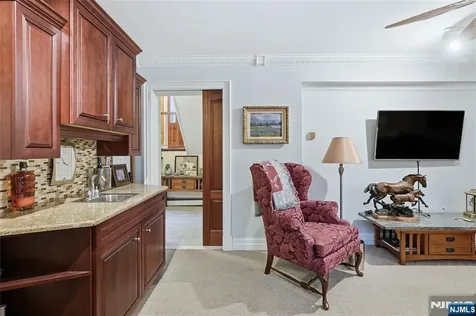 4 Lesa Lane Hillsdale NJ 07642