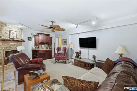 4 Lesa Lane Hillsdale NJ 07642
