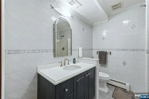 4 Lesa Lane Hillsdale NJ 07642