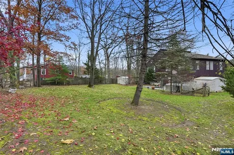4 Lesa Lane Hillsdale NJ 07642