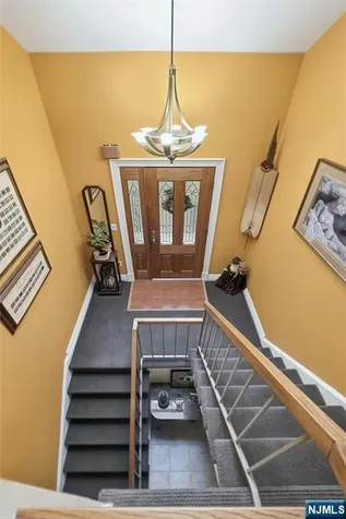 4 Lesa Lane Hillsdale NJ 07642