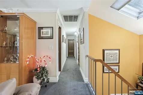 4 Lesa Lane Hillsdale NJ 07642