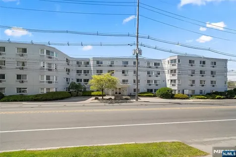 333 Grand Avenue Palisades Park NJ 07650