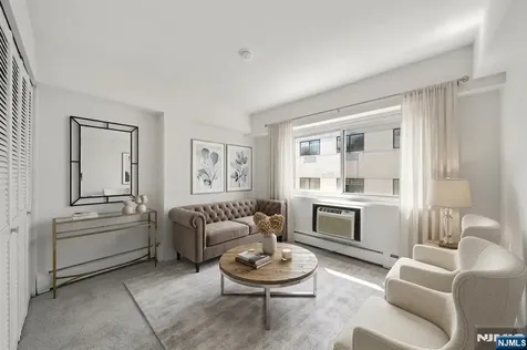 333 Grand Avenue Palisades Park NJ 07650