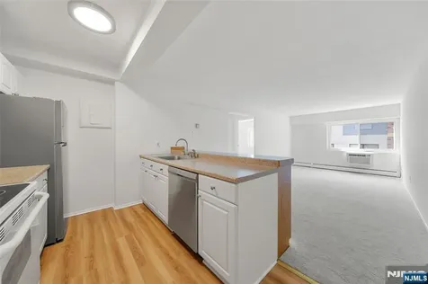 333 Grand Avenue Palisades Park NJ 07650