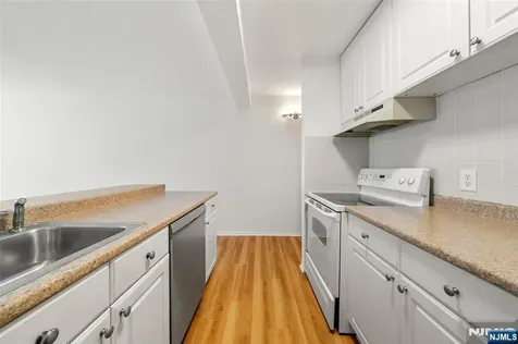 333 Grand Avenue Palisades Park NJ 07650