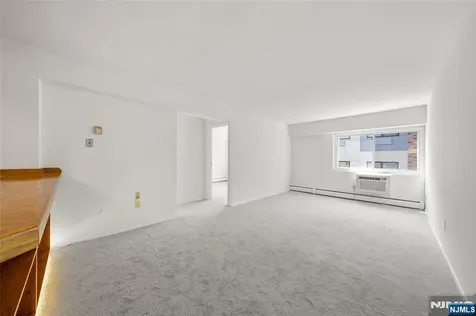 333 Grand Avenue Palisades Park NJ 07650