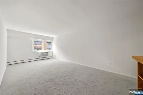 333 Grand Avenue Palisades Park NJ 07650