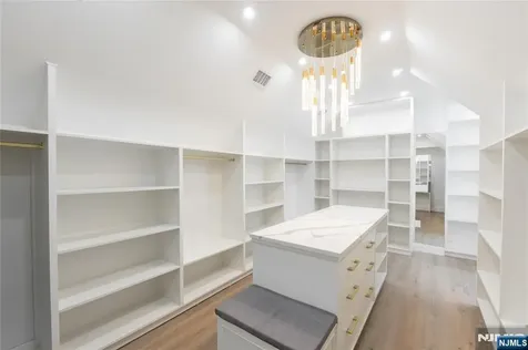 517 Park Street Montclair NJ 07043