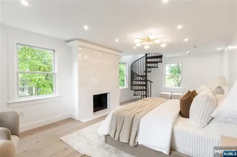 517 Park Street Montclair NJ 07043