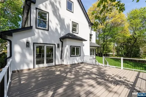 517 Park Street Montclair NJ 07043