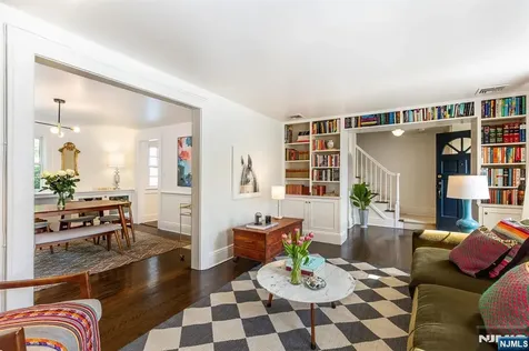 582 Highland Avenue Montclair NJ 07043