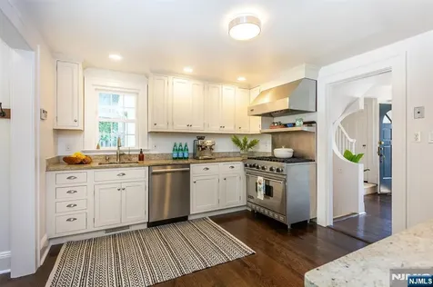 582 Highland Avenue Montclair NJ 07043