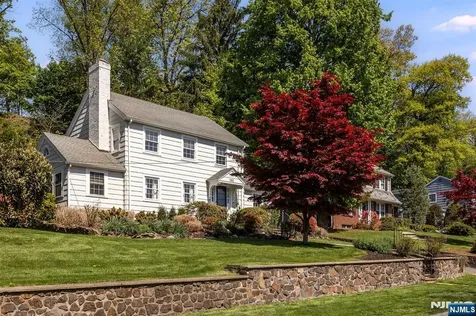 582 Highland Avenue Montclair NJ 07043