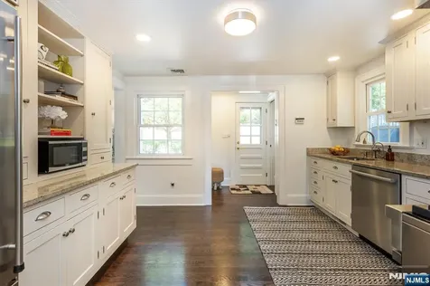 582 Highland Avenue Montclair NJ 07043