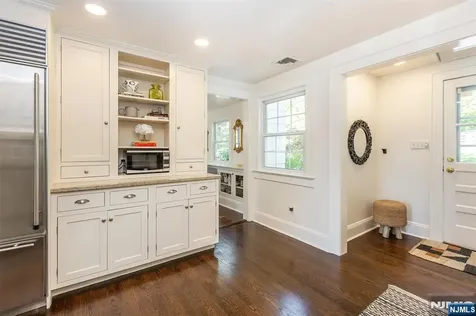 582 Highland Avenue Montclair NJ 07043
