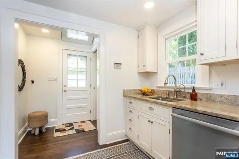 582 Highland Avenue Montclair NJ 07043