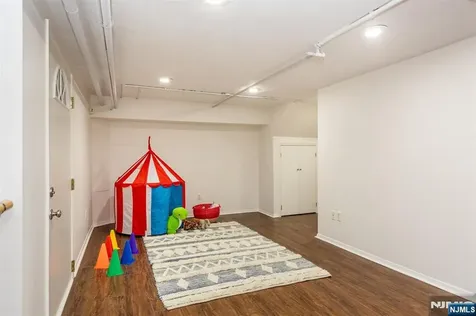 582 Highland Avenue Montclair NJ 07043