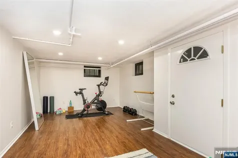 582 Highland Avenue Montclair NJ 07043