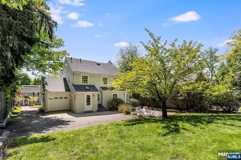 582 Highland Avenue Montclair NJ 07043