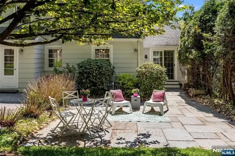 582 Highland Avenue Montclair NJ 07043