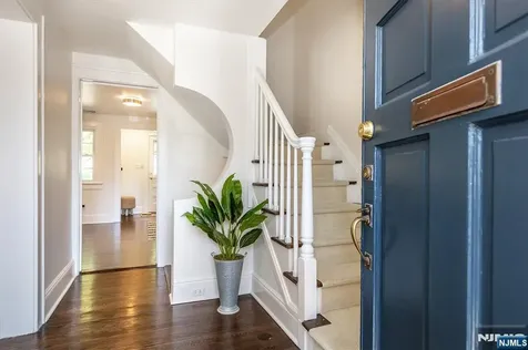 582 Highland Avenue Montclair NJ 07043